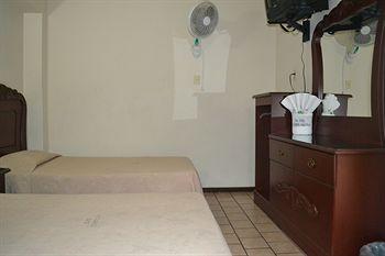 Hotel Costa Brava Guadalajara Dış mekan fotoğraf