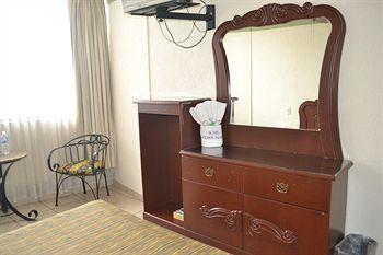 Hotel Costa Brava Guadalajara Dış mekan fotoğraf